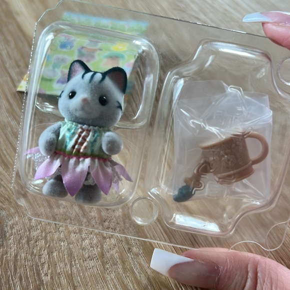 Calico Critters Blooming Baby Friends Series - ‘Liberty’ Blind Bag - Picture 7 of 10